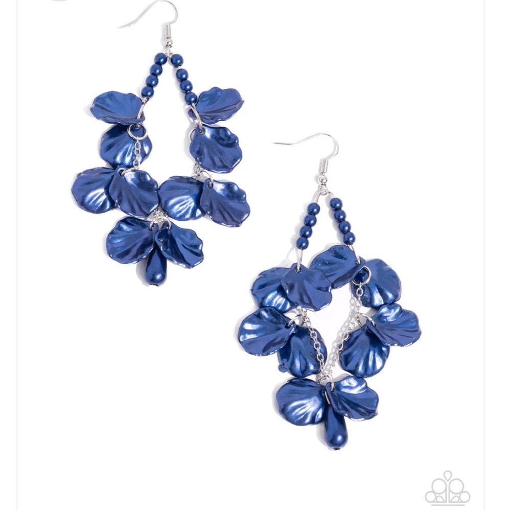 💙🐚💙 “COASTAL CENTURY” BLUE PEARL SHELL EARRINGS ~ PAPARAZZI❗️💙🐚💙 - Picture 3 of 6